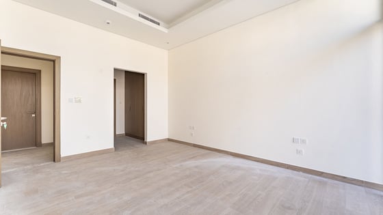 Exclusive and corner villa in MBR City with huge layout, picture 15