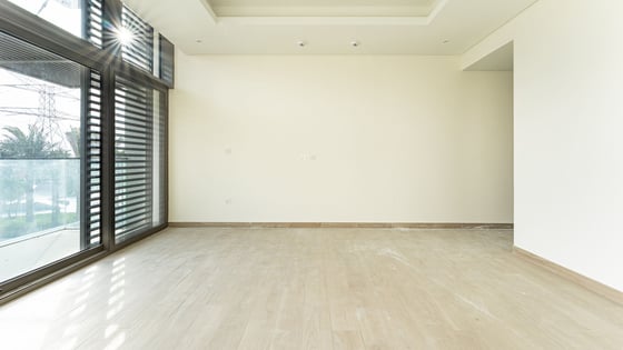 Exclusive and corner villa in MBR City with huge layout, picture 9