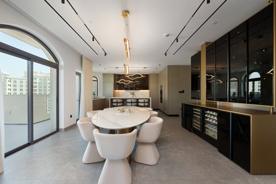 Exclusive | Fully Renovated | Brokers Welcome, picture 3