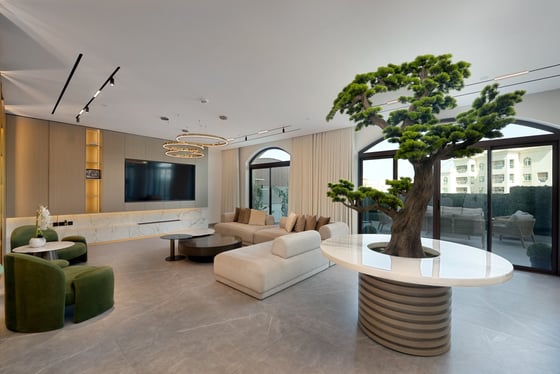 Exclusive | Fully Renovated | Brokers Welcome, picture 2