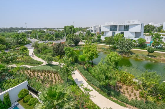 ** Prime Location | Lagoon View | 5 Bedrooms **, picture 2
