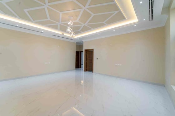 Twin Villa | Expansive Layout | Prime Location, picture 1