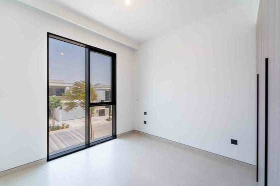 Corner Villa | Private Garden | Vacant, picture 9