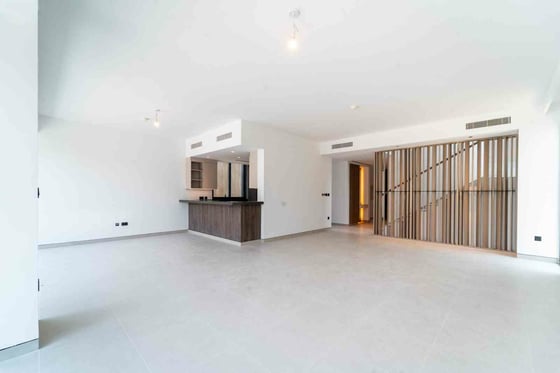 Corner Villa | Private Garden | Vacant, picture 1