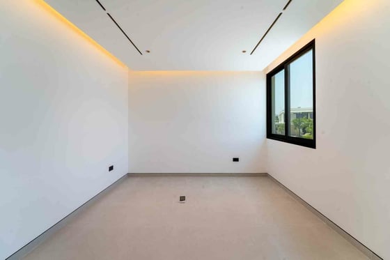 Corner Villa | Private Garden | Vacant, picture 12