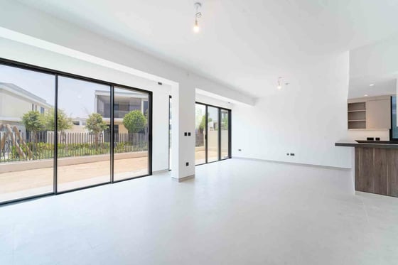 Corner Villa | Private Garden | Vacant, picture 8