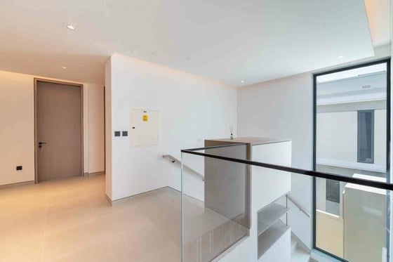 Corner Villa | Private Garden | Vacant, picture 13