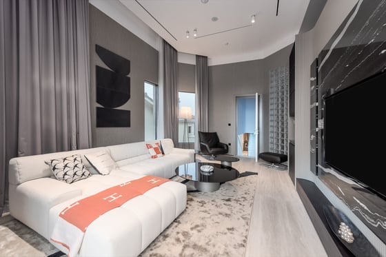 Luxury Upgraded 5 Bedroom | 3 Story with Atlantis View, picture 8