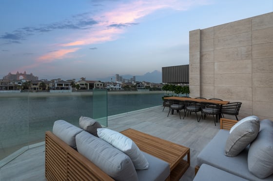 Luxury Upgraded 5 Bedroom | 3 Story with Atlantis View, picture 17