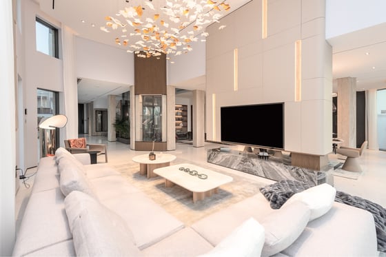 Luxury Upgraded 5 Bedroom | 3 Story with Atlantis View, picture 2