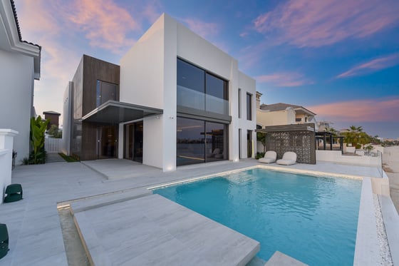 Exquisite Garden Home Villa Panoramic Sea and Skyline View, picture 1