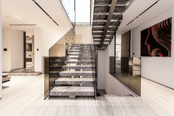 Luxuriously Furnished and Upgraded 3-Story Garden Home Villa, picture 9
