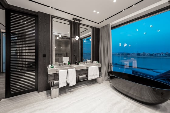 Luxuriously Furnished and Upgraded 3-Story Garden Home Villa, picture 8