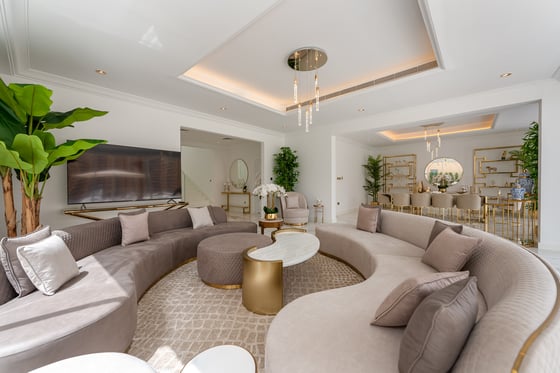 Best Priced Upgraded Garden Home Villa with Skyline View, picture 2