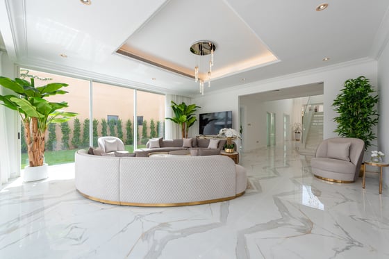 Best Priced Upgraded Garden Home Villa with Skyline View, picture 3