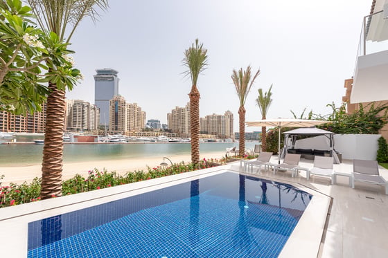 Best Priced Upgraded Garden Home Villa with Skyline View, picture 18