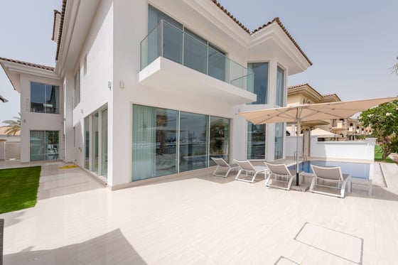 Best Priced Upgraded Garden Home Villa with Skyline View, picture 1