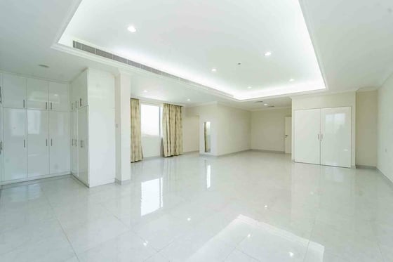 Huge Plot | Spacious | Prime Location | Vacant, picture 1