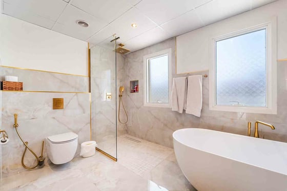 Upgraded | Vacant On Transfer | Private Pool, picture 6