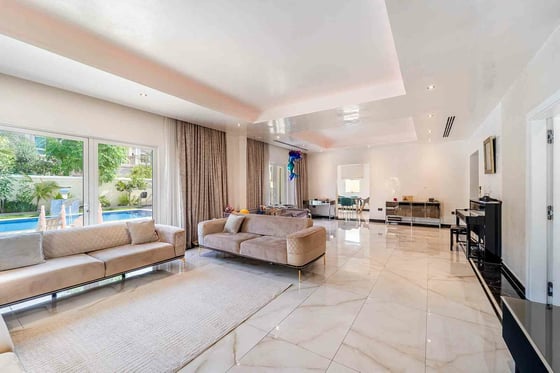 Upgraded | Vacant On Transfer | Private Pool, picture 2