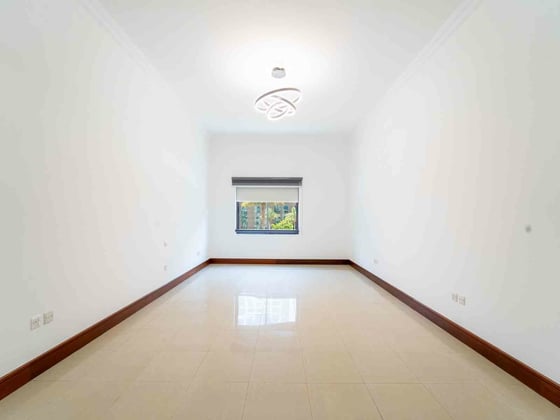 Triplex | Prime Neighborhood | Family Friendly, picture 2