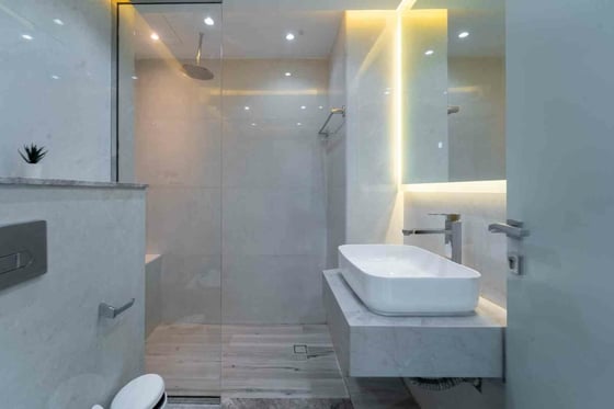 Upgraded Duplex Penthouse | Vacant | Private Pool, picture 8