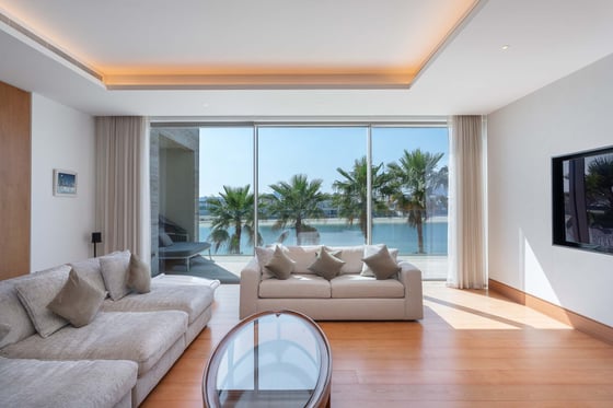 Upgraded 4 Bedroom Custom Built Villa Located on VIP Frond, picture 10