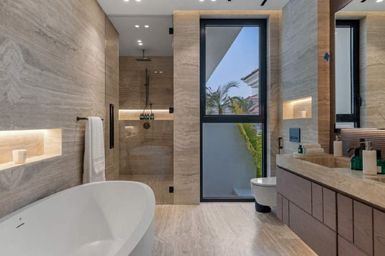 Fully Upgraded Garden Home Villa In Palm Jumeirah, picture 13