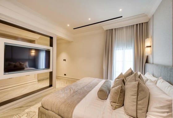 Fully Upgraded Grand Foyer Villa in Frond D, picture 14