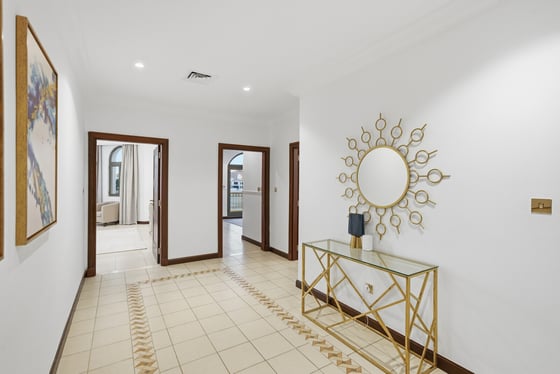 **Fully Extended High Number Atrium Entry**, picture 6