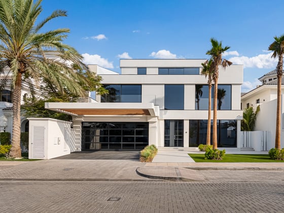 ** First Class Triple Storey Beach Villa **, picture 1