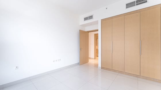 Corner apartment in Dubai Hills Estate with maids room, picture 6