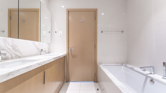 Corner apartment in Dubai Hills Estate with maids room, picture 15