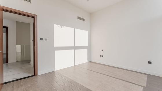Corner townhouse in MBR City with nearby pool, picture 20