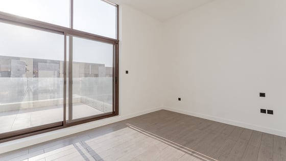 Corner townhouse in MBR City with nearby pool, picture 21