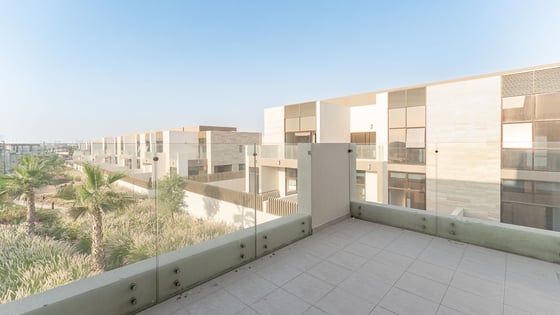 Corner townhouse in MBR City with nearby pool, picture 27