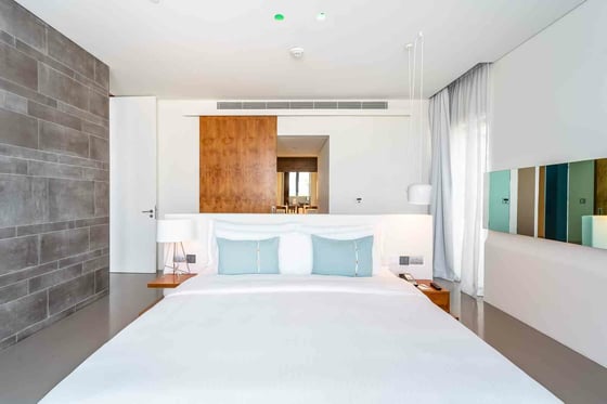 Private Beach and Pool | 5 Luxury | Hotel Living, picture 2