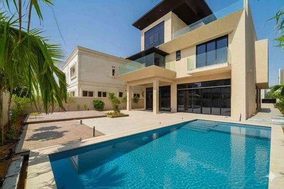 Custom Built | Private Pool | Fully Upgraded, picture 2