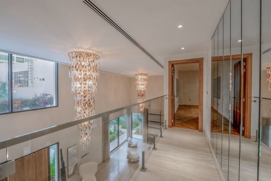 Luxury Upgraded | Freehold | Furnished, picture 15