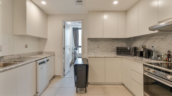 Luxurious unit in Bluewaters with Burj Arab view, picture 5