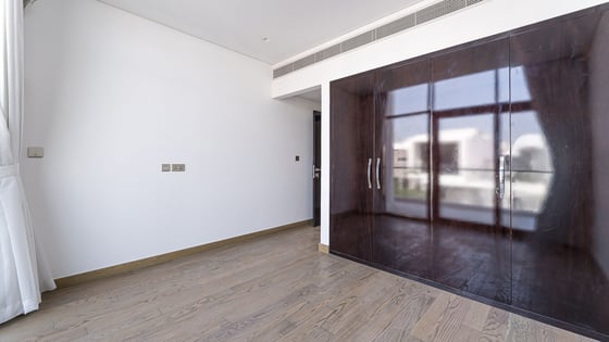 Standalone vacant villa in Damac Hills with pool backing, picture 13