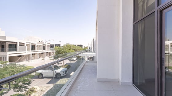 Standalone vacant villa in Damac Hills with pool backing, picture 24