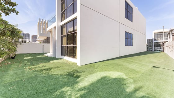 Standalone vacant villa in Damac Hills with pool backing, picture 25