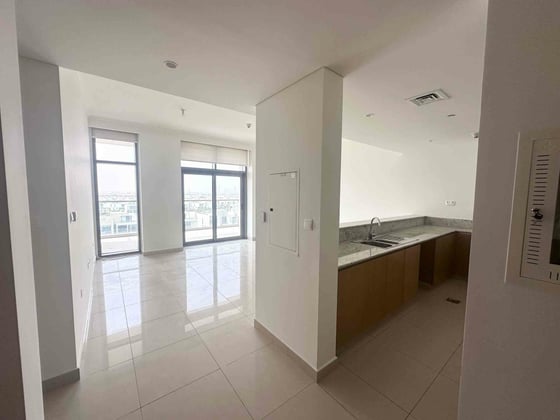 Vacant | Lagoon View | Huge Layout, picture 2