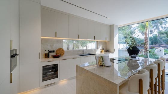 Golf Course Views | Luxury 6 Bed Villa, picture 8