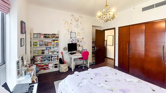 Vacant apartment in Downtown with Burj Khalifa view, picture 10