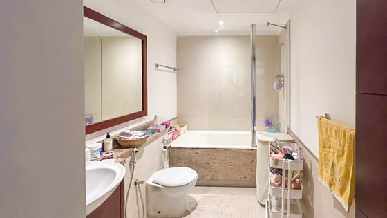 Vacant apartment in Downtown with Burj Khalifa view, picture 14