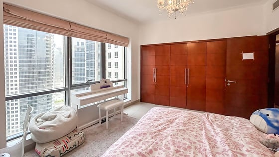 Vacant apartment in Downtown with Burj Khalifa view, picture 11