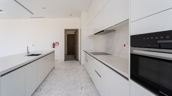 Contemporary villa in MBR City near to lagoon, picture 7