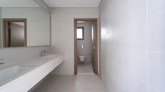 Contemporary villa in MBR City near to lagoon, picture 22
